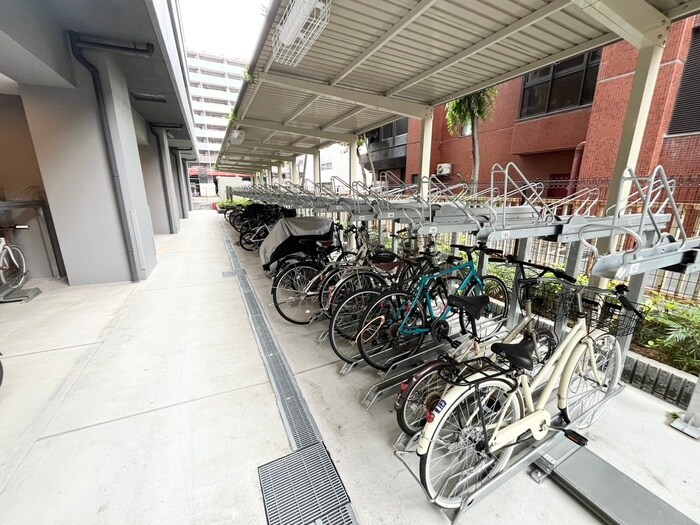 物件外観写真4　(駐輪場)