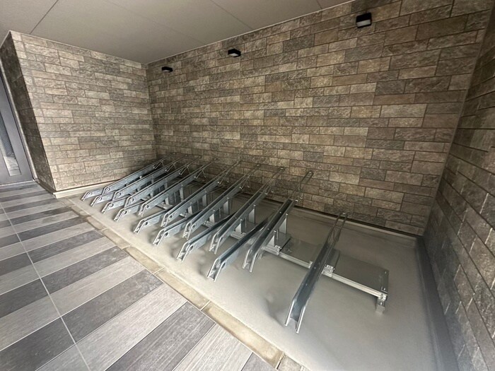 物件外観写真6　(駐輪場)