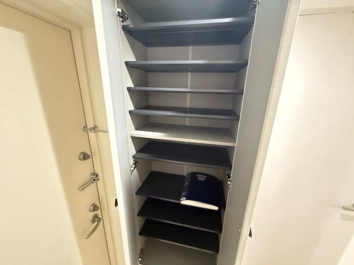 物件内観写真16　(靴箱)