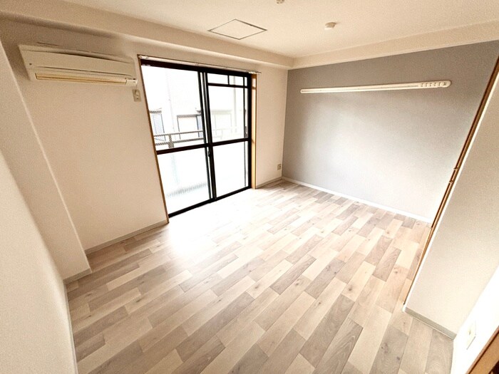 物件内観写真9　(居室)