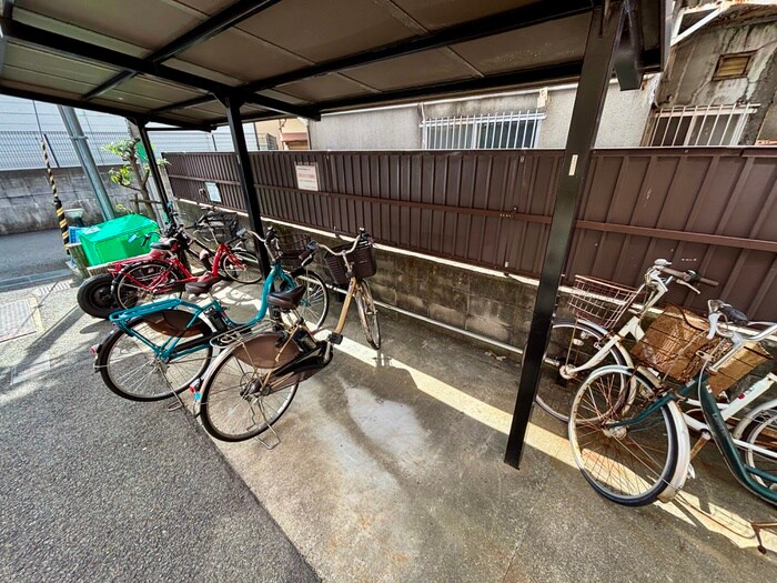 物件外観写真6　(駐輪場)