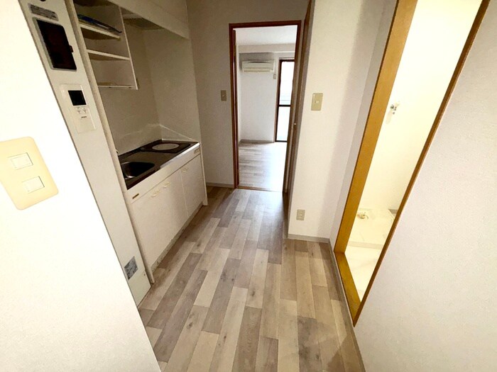 物件内観写真19　(廊下)