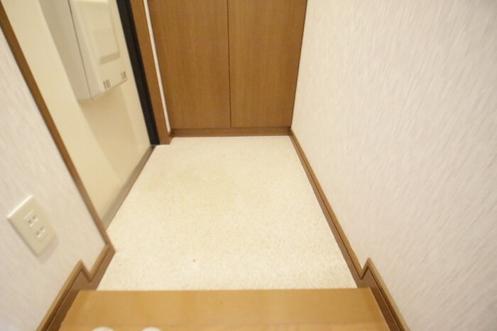 物件内観写真16　(玄関)