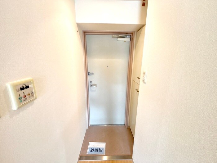 物件内観写真18　(玄関)