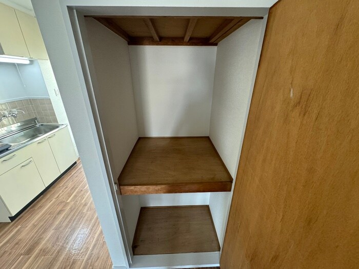 物件内観写真13　(収納)