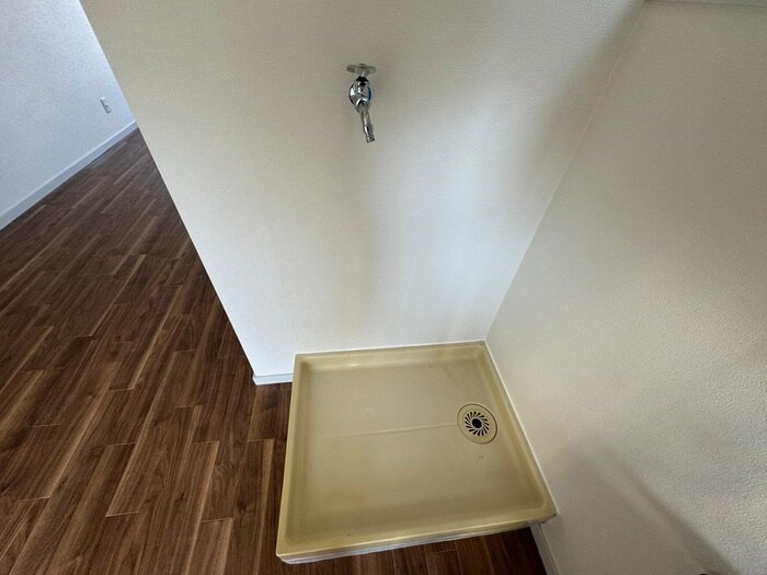 物件内観写真18　(洗濯機置場)