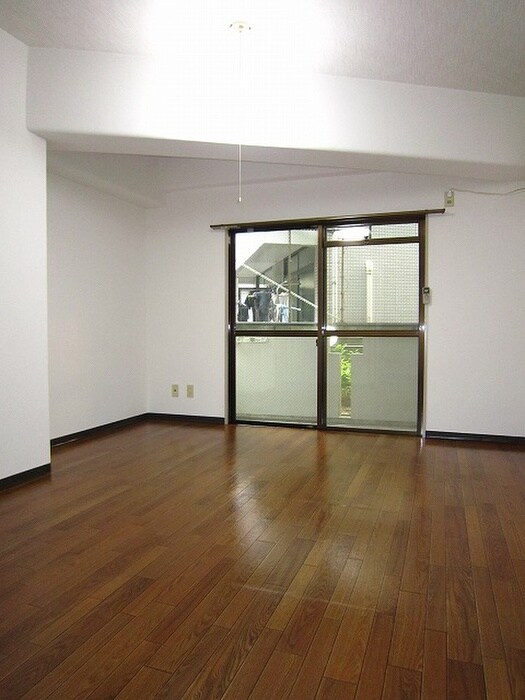 物件内観写真14　(室内からの展望)