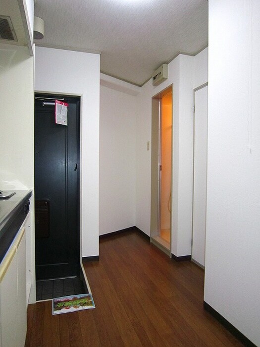 物件内観写真16　(玄関)