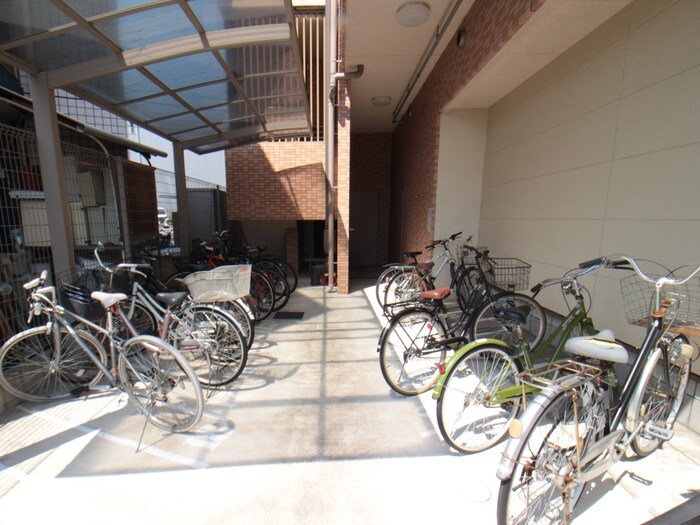 物件外観写真6　(駐車場)