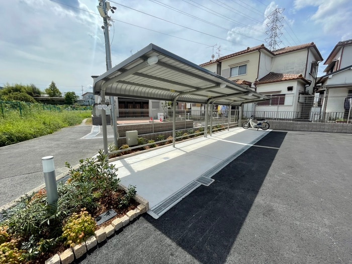 物件外観写真3　(駐輪場)