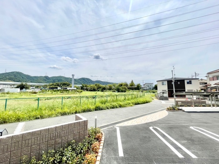 物件内観写真18　(玄関)