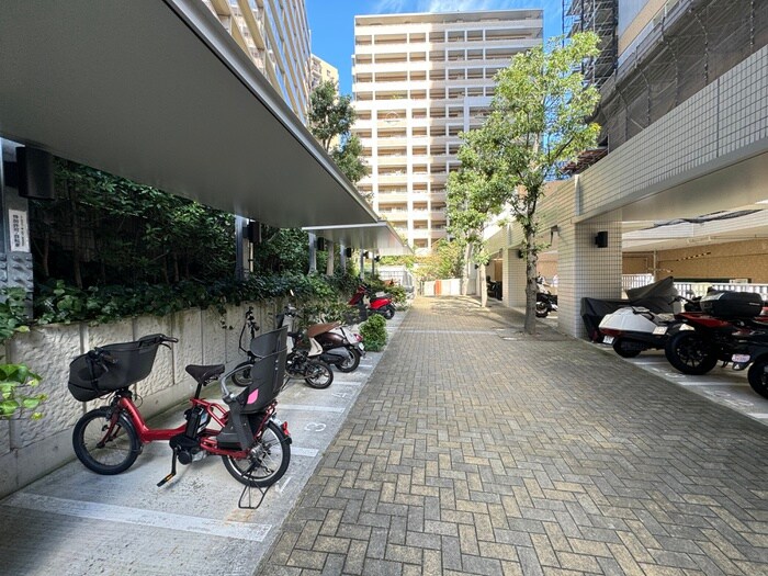 物件外観写真6　(駐輪場)