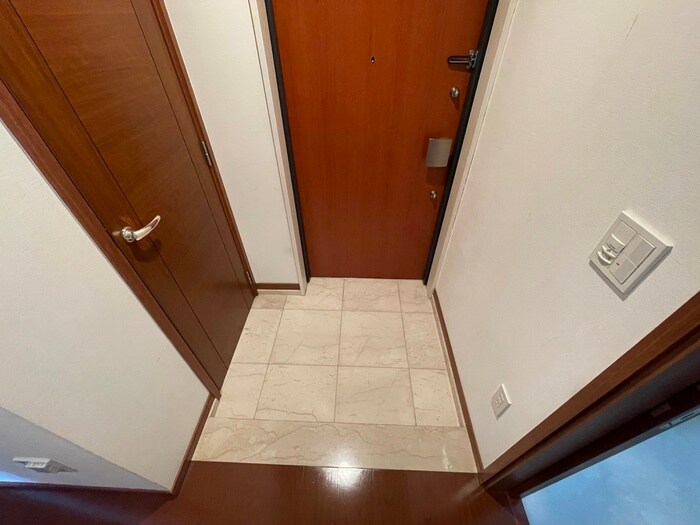 物件内観写真17　(玄関)