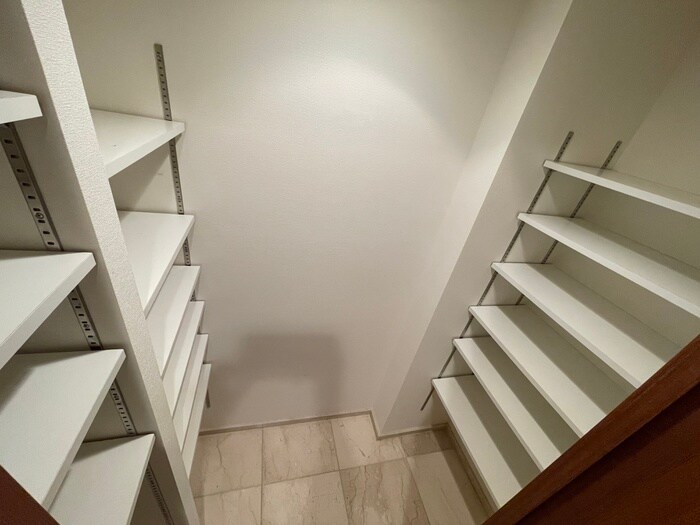 物件内観写真18　(靴箱)