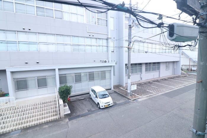 物件内観写真16　(室内からの展望)