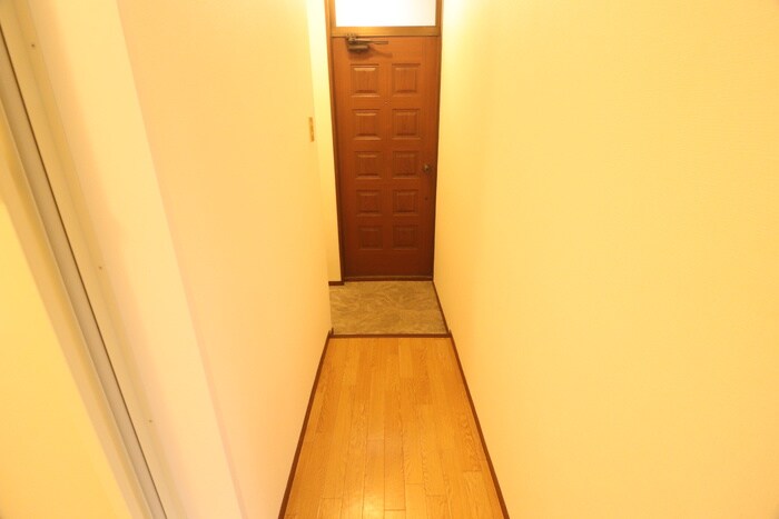 物件内観写真17　(玄関)