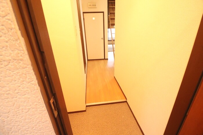 物件内観写真17　(玄関)