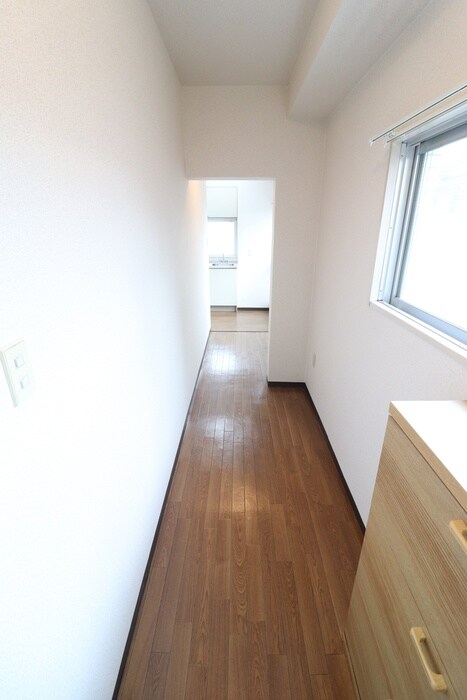 物件内観写真16　(廊下)