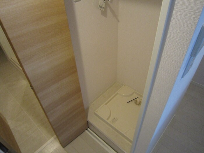 物件内観写真14　(洗濯機置場)