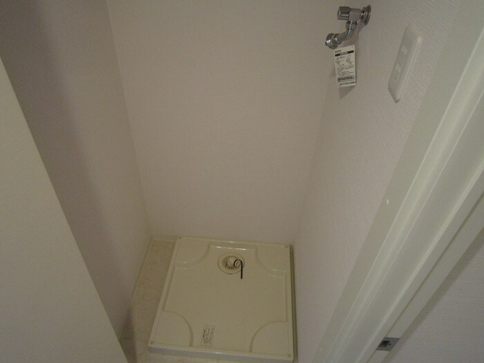 物件内観写真15　(洗濯機置場)