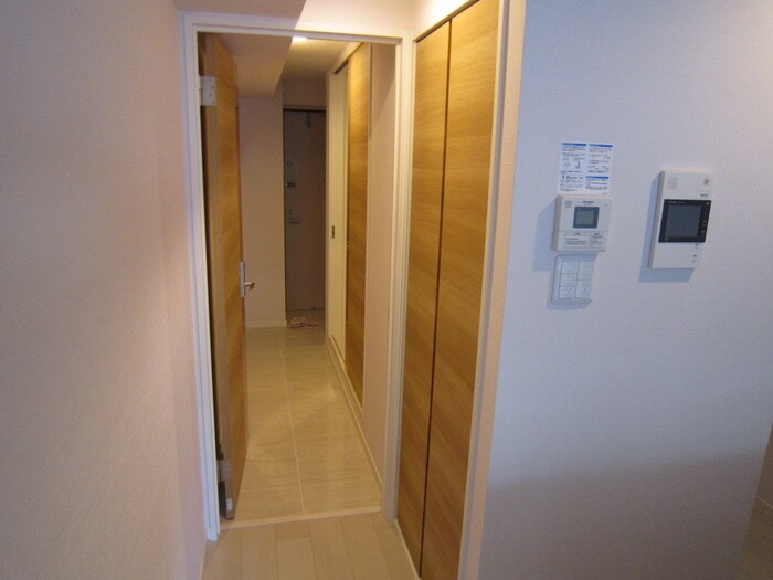 物件内観写真16　(廊下)