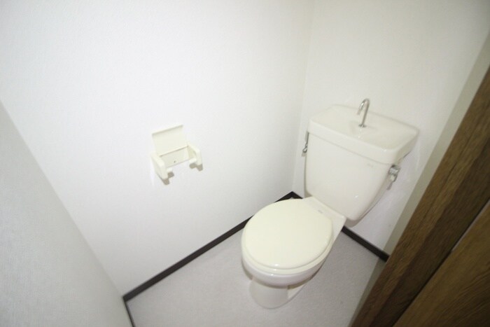 物件内観写真11　(トイレ)