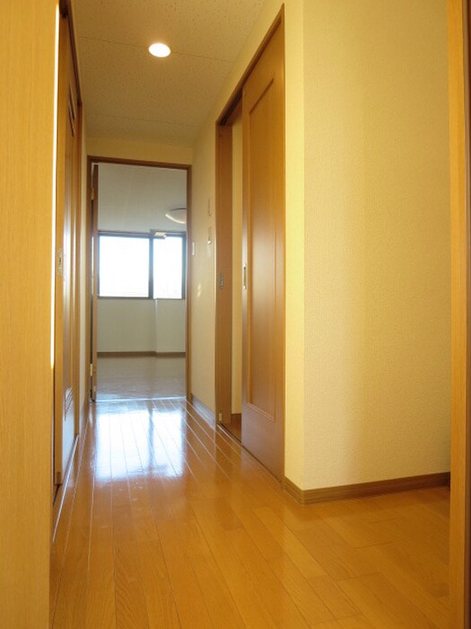 物件内観写真4　(廊下)