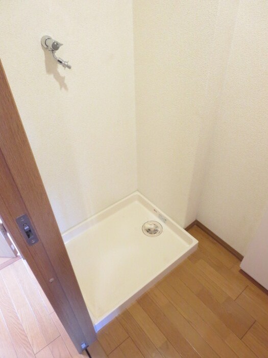 物件内観写真13　(洗濯機置場)