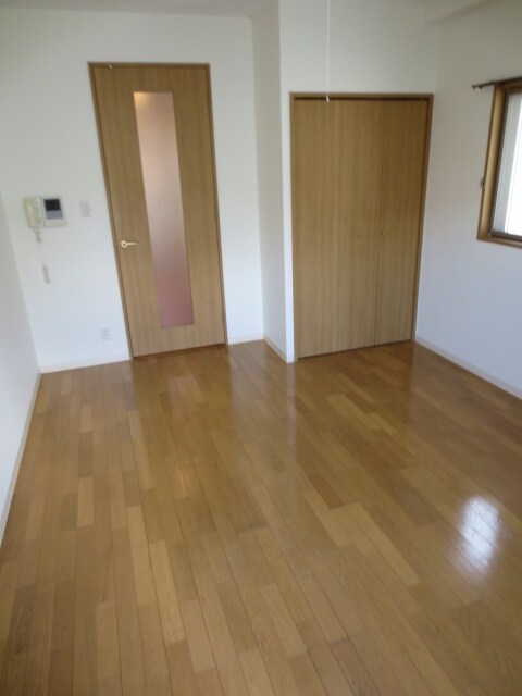 物件内観写真4　(居室)