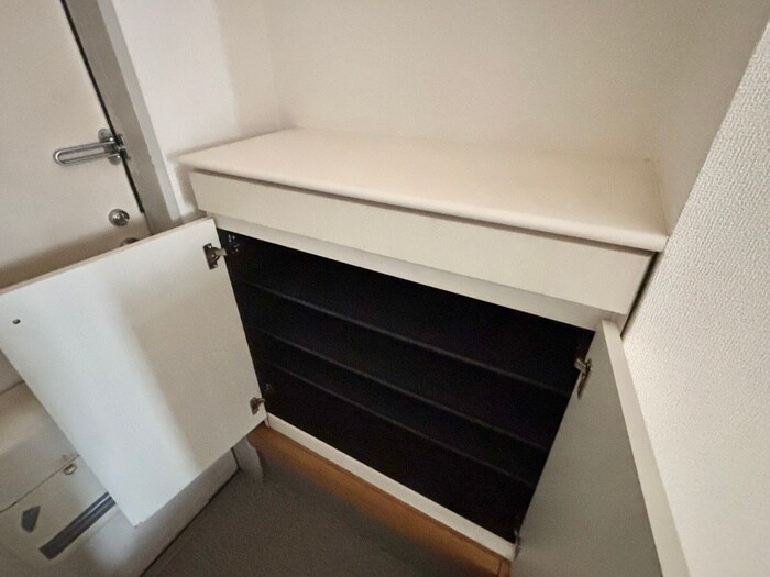 物件内観写真16　(靴箱)