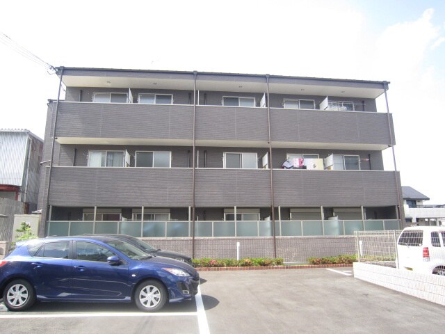 物件外観写真2　(駐車場)