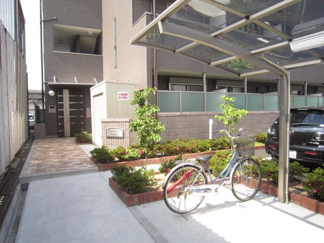 物件外観写真3　(駐輪場)