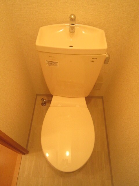 物件内観写真16　(トイレ)