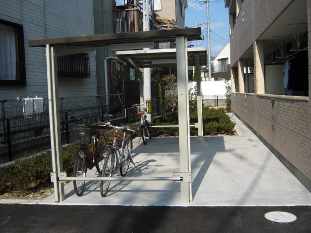 物件外観写真3　(駐輪場)