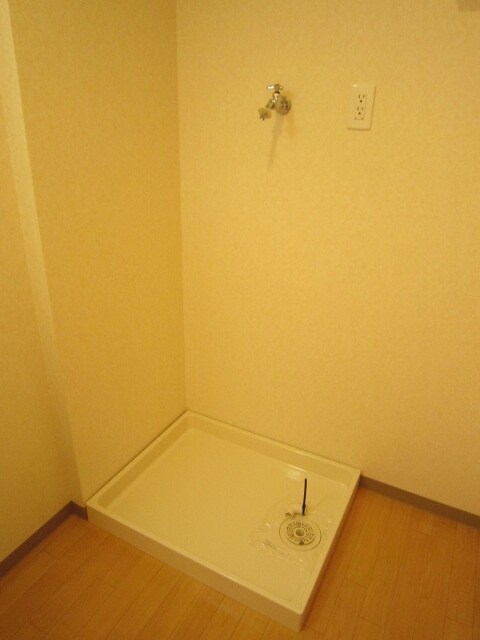 物件内観写真14　(洗濯機置場)