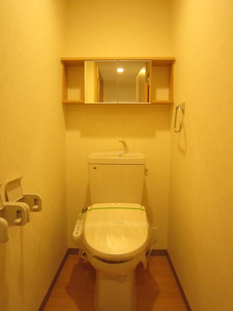 物件内観写真15　(トイレ)