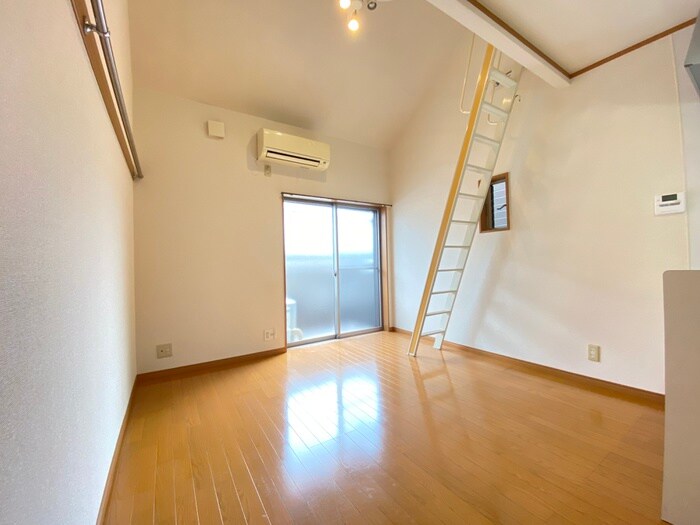 物件内観写真8　(居室)