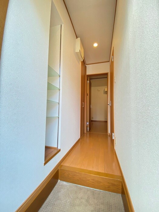 物件内観写真14　(玄関)