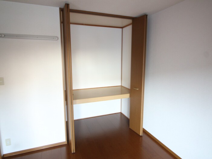 物件内観写真15　(収納)