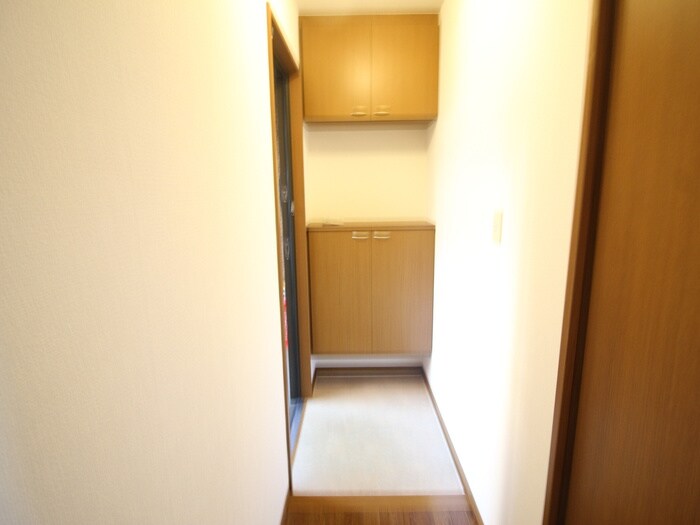 物件内観写真17　(玄関)
