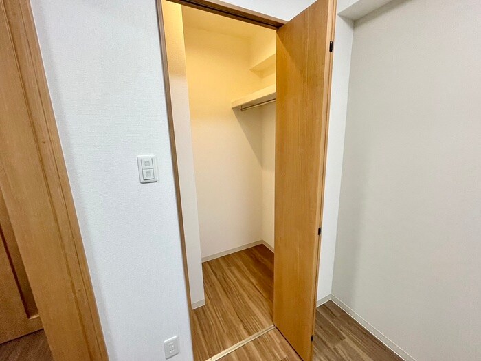 物件内観写真10　(収納)