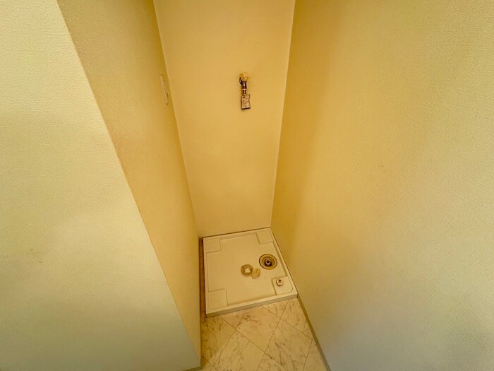 物件内観写真16　(洗濯機置場)