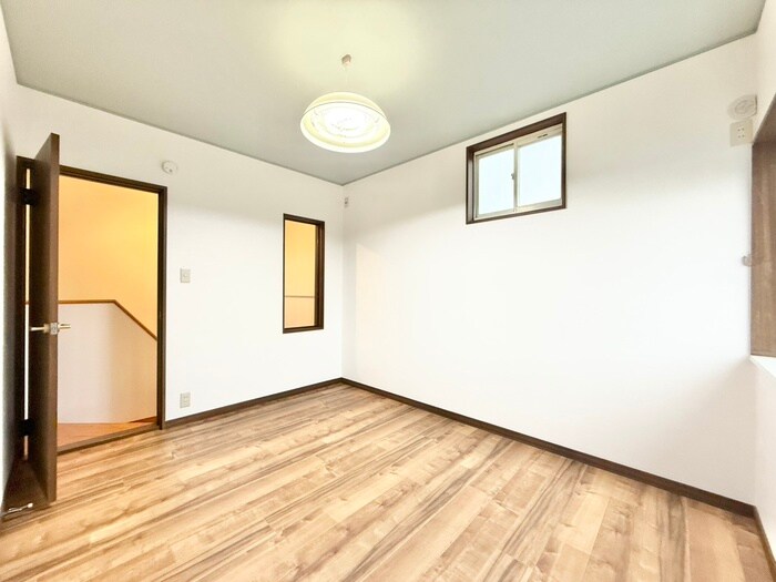 物件内観写真8　(居室)