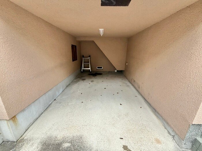 物件外観写真3　(駐車場)