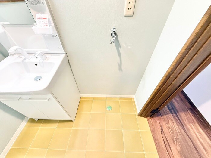 物件内観写真15　(洗濯機置場)