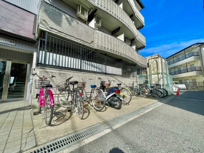 物件外観写真3　(駐輪場)