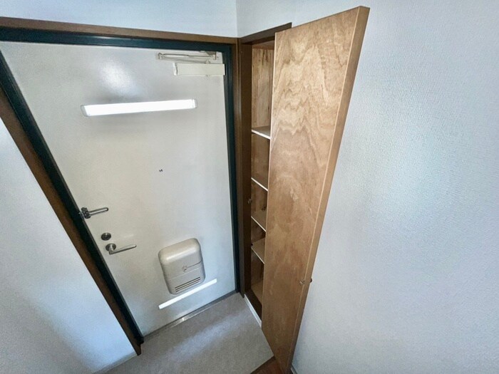 物件内観写真17　(靴箱)