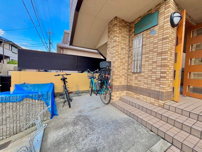 物件外観写真4　(駐輪場)