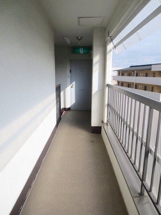 物件外観写真5　(エントランス部分)