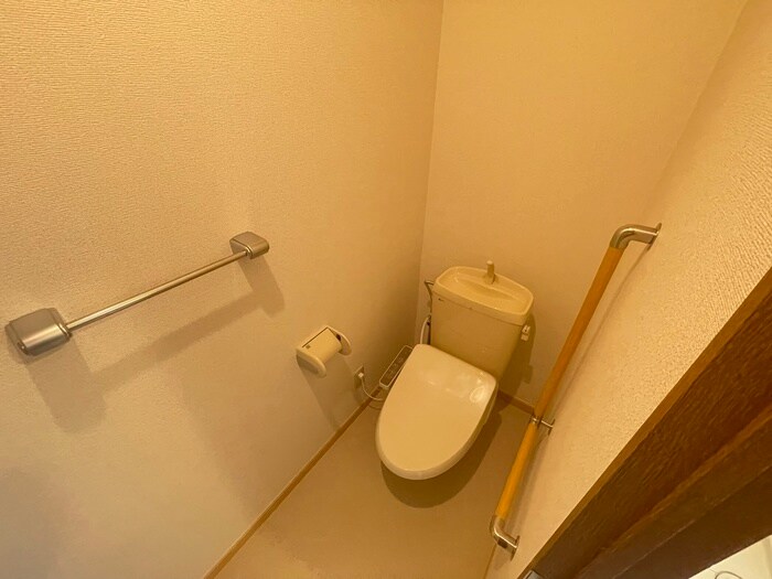 物件内観写真12　(トイレ)